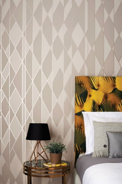 cole-and-son-wallpaper-oblique-105-11046-interior3_700x700